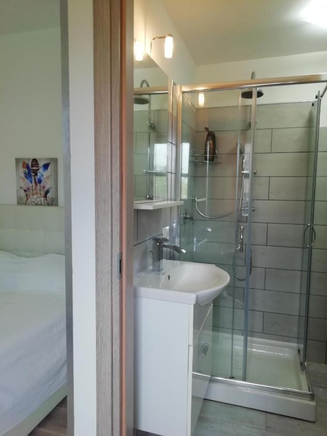 Villa Giuliana Stanze Con Bagno Interno In Villa A 350 Mt Spiaggia Libera Lido Delle Sirene Anzio Zewnętrze zdjęcie