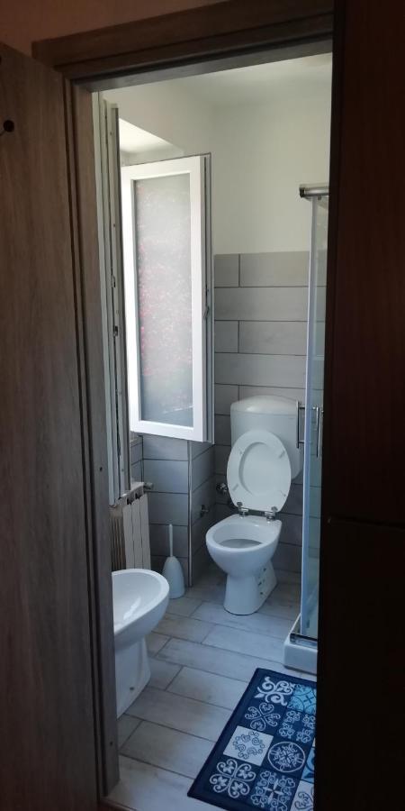 Villa Giuliana Stanze Con Bagno Interno In Villa A 350 Mt Spiaggia Libera Lido Delle Sirene Anzio Zewnętrze zdjęcie