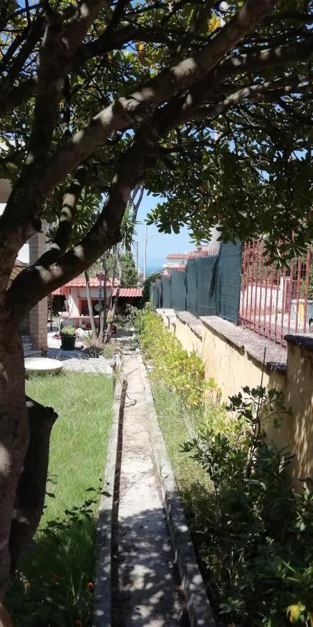 Villa Giuliana Stanze Con Bagno Interno In Villa A 350 Mt Spiaggia Libera Lido Delle Sirene Anzio Zewnętrze zdjęcie