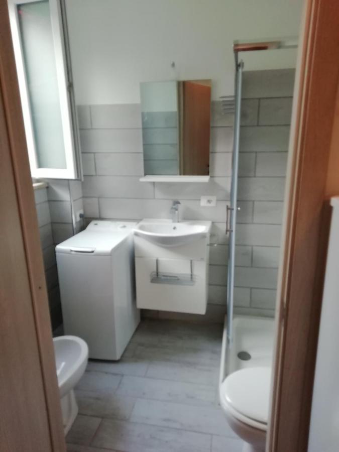 Villa Giuliana Stanze Con Bagno Interno In Villa A 350 Mt Spiaggia Libera Lido Delle Sirene Anzio Zewnętrze zdjęcie