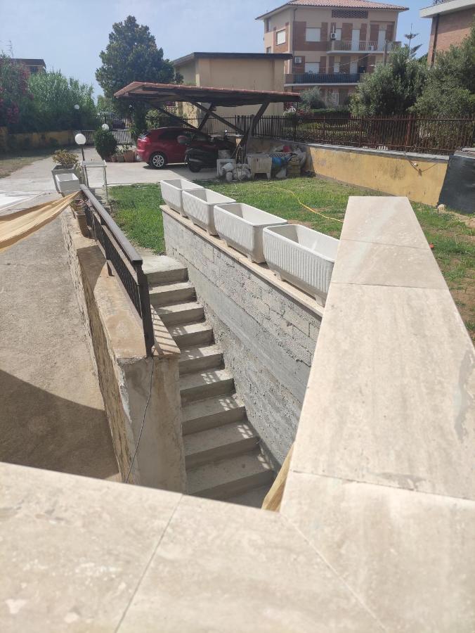 Villa Giuliana Stanze Con Bagno Interno In Villa A 350 Mt Spiaggia Libera Lido Delle Sirene Anzio Zewnętrze zdjęcie