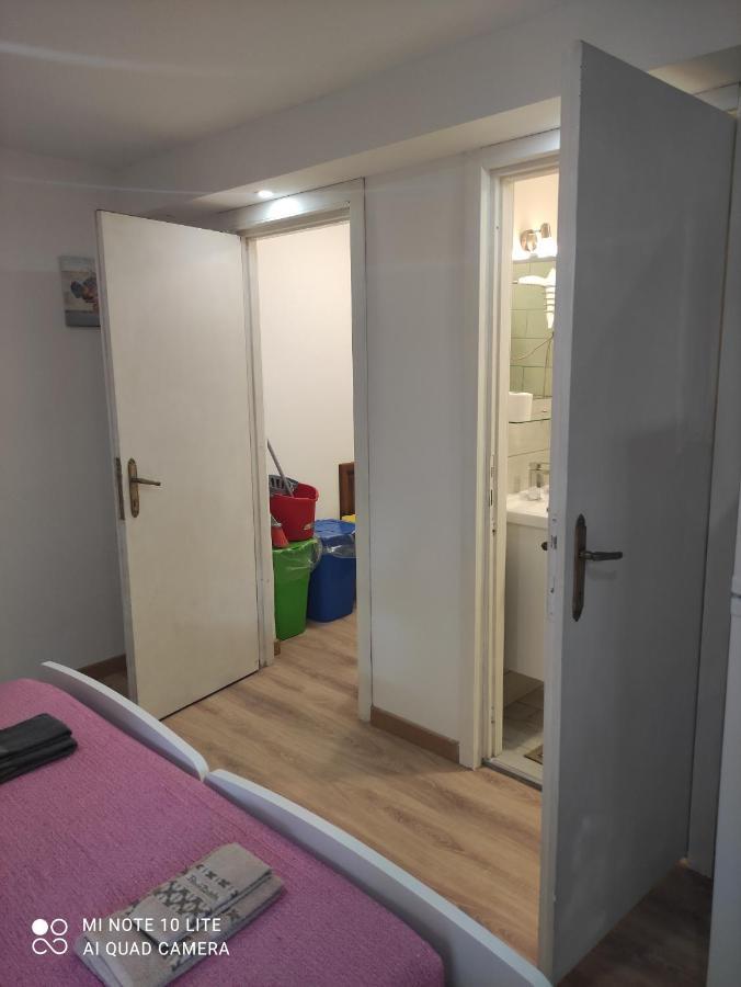 Villa Giuliana Stanze Con Bagno Interno In Villa A 350 Mt Spiaggia Libera Lido Delle Sirene Anzio Zewnętrze zdjęcie
